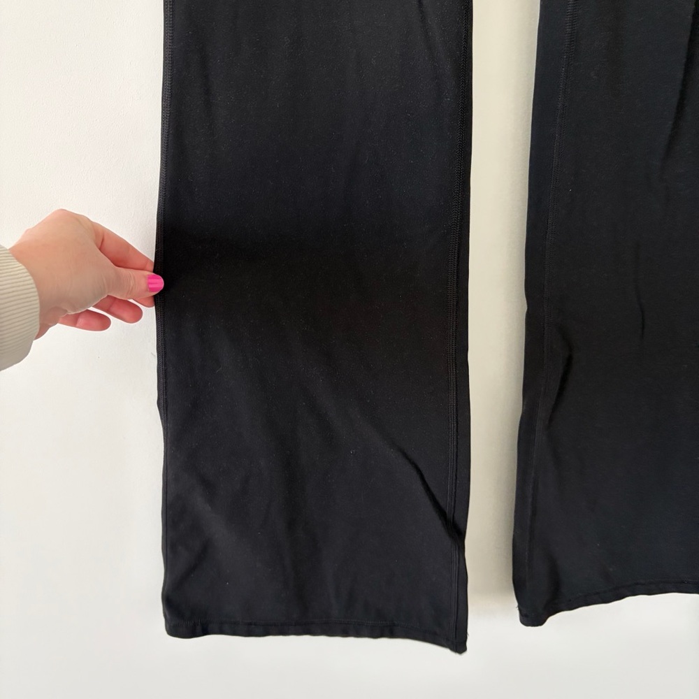 Athleta Ultra High Rise Elation Flare Leggings Black 34.5in Medium TALL - Picture 4 of 12